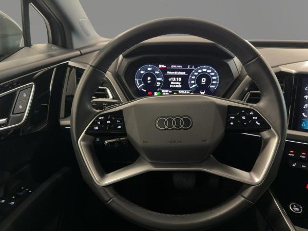 Audi Q4 e-tron Q4 35 e-tron VIRTUAL NAVI PDC RFK DAB SITZHZG