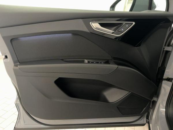 Audi Q4 e-tron Q4 35 e-tron VIRTUAL NAVI PDC RFK DAB SITZHZG