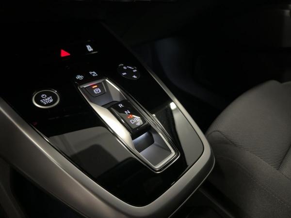 Audi Q4 e-tron Q4 35 e-tron VIRTUAL NAVI PDC RFK DAB SITZHZG