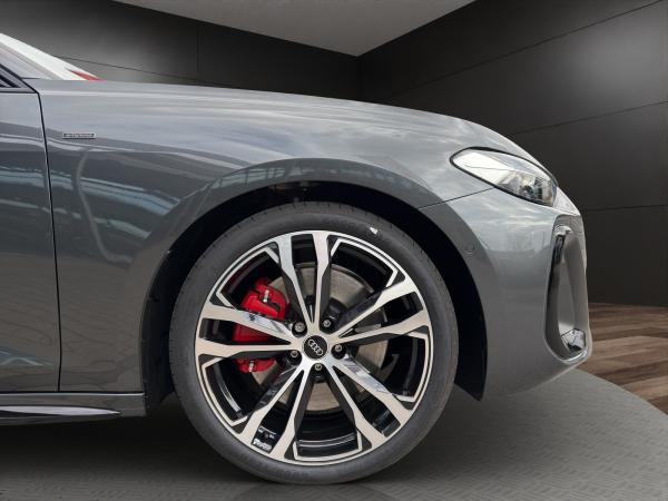 Audi A5 Avant e-hybrid 270 KW quattro / TECH PRO / AHK / PANO / HUD / B&O / MEMORY