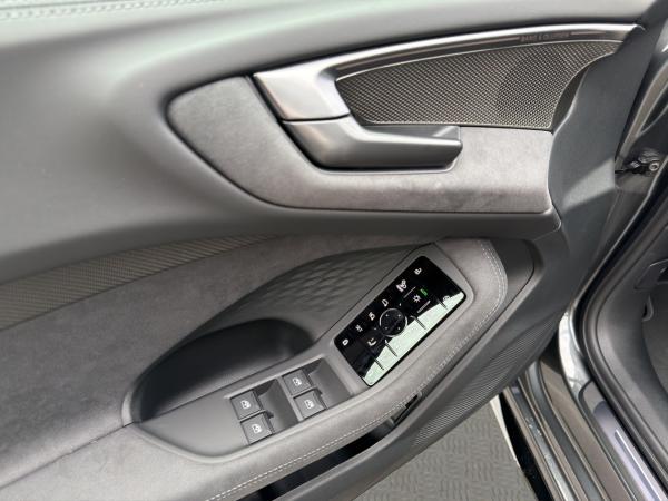 Audi A5 Avant e-hybrid 270 KW quattro / TECH PRO / AHK / PANO / HUD / B&O / MEMORY