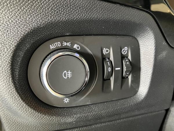 Opel Corsa-e Lenkradheizung,Parkpilot,Tempomat