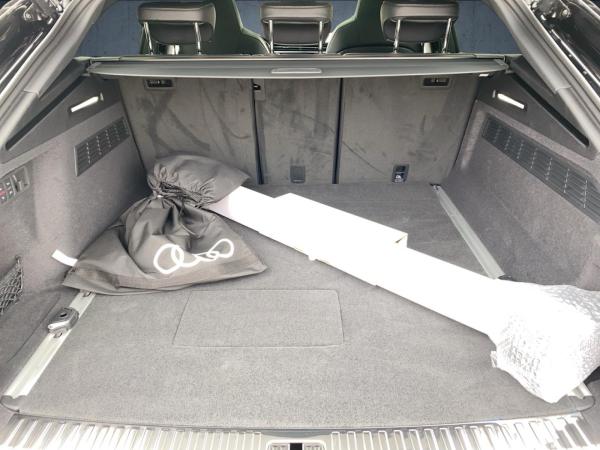 Audi Q8 SUV S line business TFSI e qu. tiptr. PANO 23