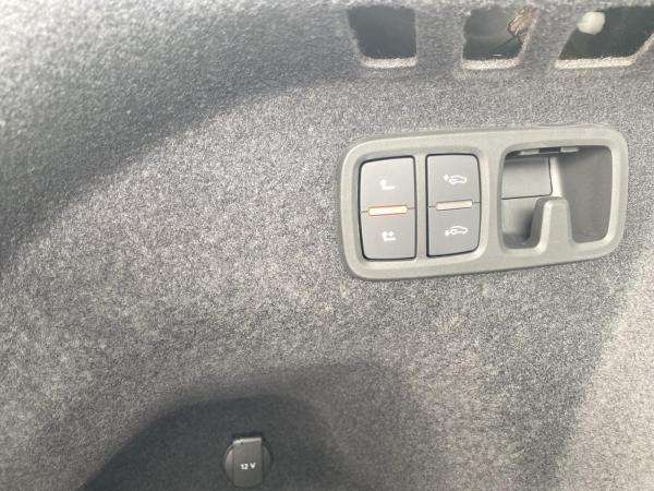 Audi Q8 SUV S line business TFSI e qu. tiptr. PANO 23