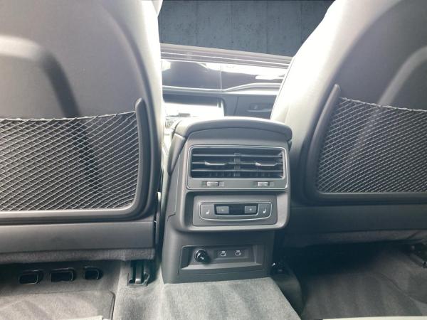 Audi Q8 SUV S line business TFSI e qu. tiptr. PANO 23