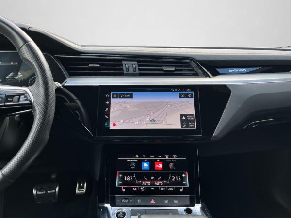 Audi Q8 e-tron S line quattro AHK MATRIX 360°KAMERA ACC NAVI+
