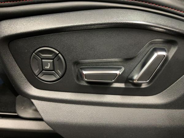 Audi RS Q8 4.0 TFSI qu.tiptr. STDHZG HUD PANO NACHTS