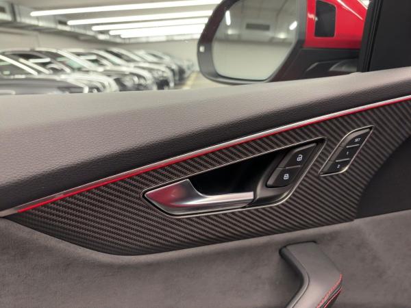 Audi RS Q8 4.0 TFSI qu.tiptr. STDHZG HUD PANO NACHTS