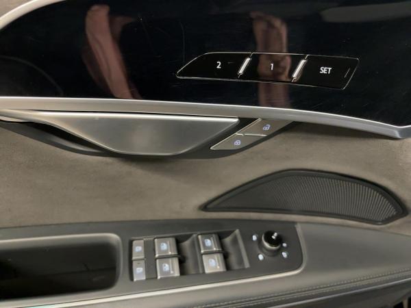 Audi A8 TFSI e 60 e qu.tiptr. MATRIX 360°K HUD PANO