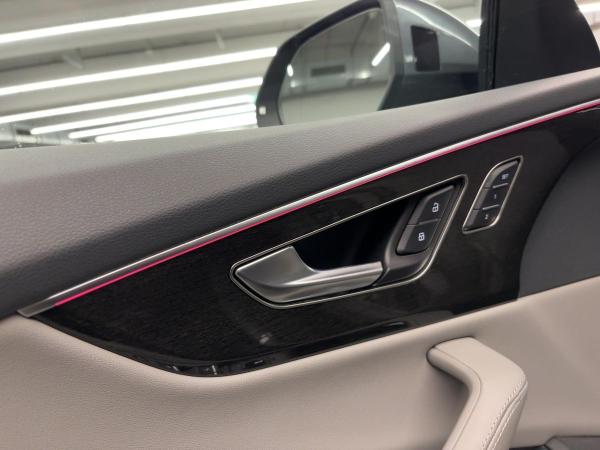 Audi Q8 50 TDI qu.tiptr. STDHZG MATRIX 360°K HUD