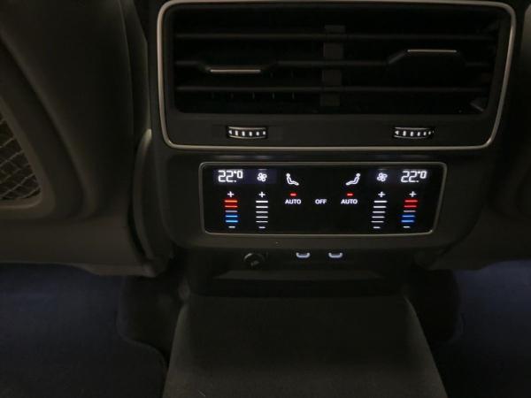Audi Q8 50 TDI qu.tiptr. STDHZG MATRIX 360°K HUD