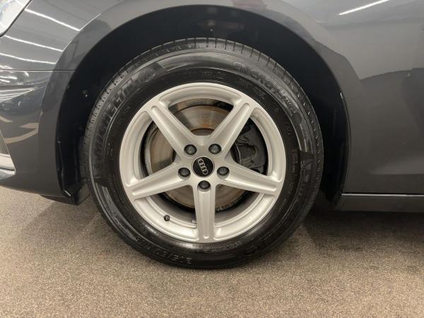 Audi A4 Avant 35 TDI S tr. MATRIX NAVI ACC HUD PANO