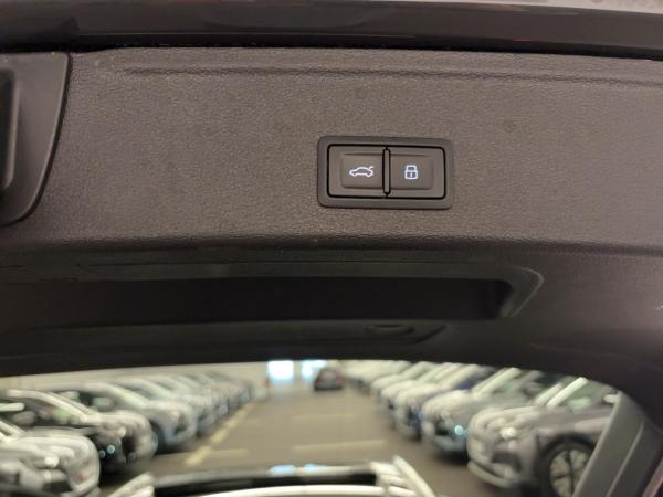 Audi A4 Avant 35 TDI S tr. MATRIX NAVI ACC HUD PANO