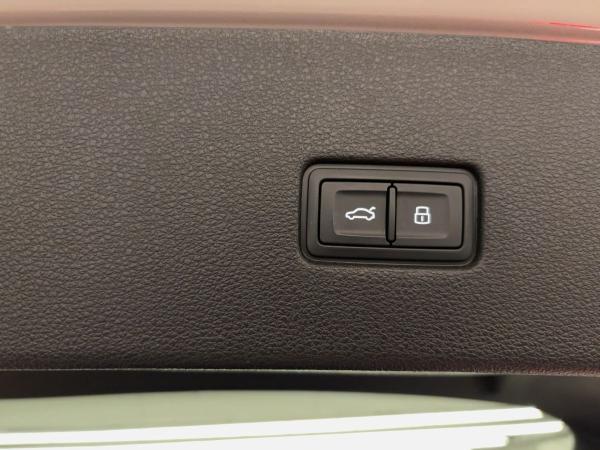 Audi Q8 45 TDI qu.tiptr. LED NAVI 360°K PANO VIRTUAL