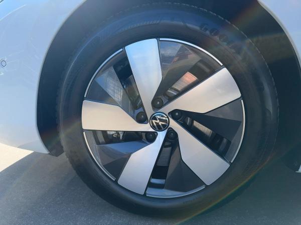 Volkswagen Passat Variant 1.5 TSI eHybrid DSG AHK Navi LED