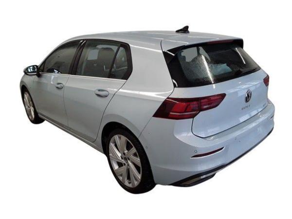 Volkswagen Golf VIII STYLE 1.5eTSI DSG HYBRID ACC.5J-G.AHK.AREA-VIEW.NAVI.LED.LKRD-HZG