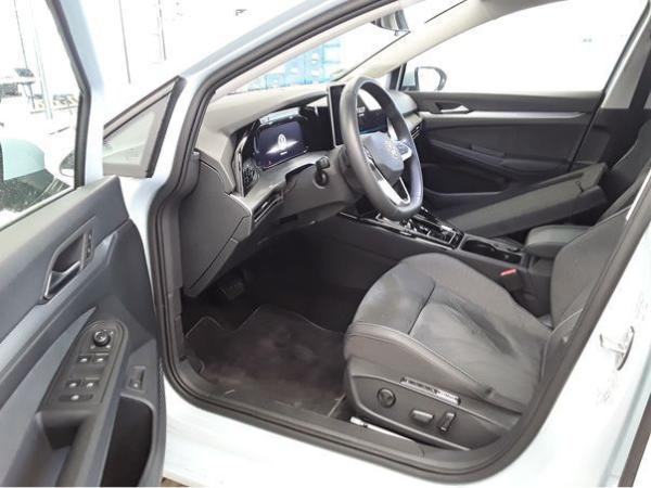 Volkswagen Golf VIII STYLE 1.5eTSI DSG HYBRID ACC.5J-G.AHK.AREA-VIEW.NAVI.LED.LKRD-HZG