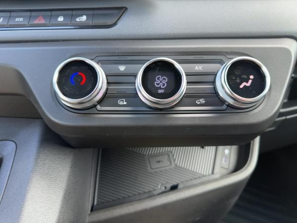 Renault Master FWD Kasten extra L2H2 3,5t Blue dCi150 AT