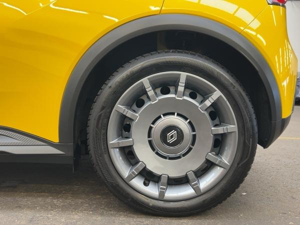 Renault R5 R 5 E-TECH Evolution 120 Urban Range KAMERA