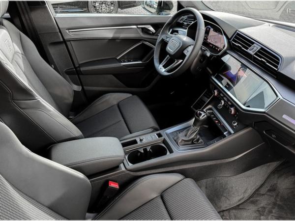 Audi Q3 35 TFSI 2 x S line Black/AHK/Navi/Sitzh./LED