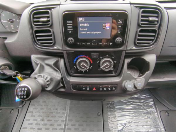 Toyota Proace Max Pritsche/Kipper Doppelk. mit Klappenaufbau