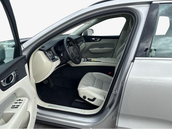 Volvo XC60 B5 B AWD Core*SOFORT!!!*INKL. FRACHT!!!*