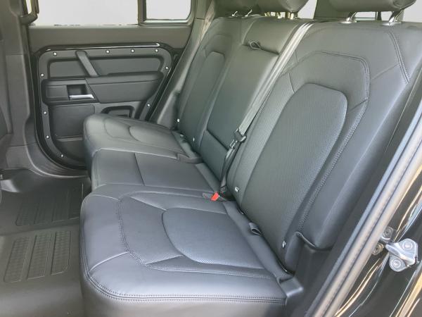 Land Rover Defender 110 D200 S- VERFÜGBAR April 2026 - 5 Jahre Garantie Land Rover Defender 110 D200 S- VERFÜGBAR April 2026 - 5 Jahre Garantie