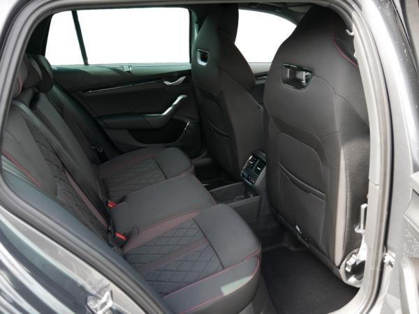 Skoda Octavia Combi 2.0 TSI DSG RS NVI AHK MATRIX *920*