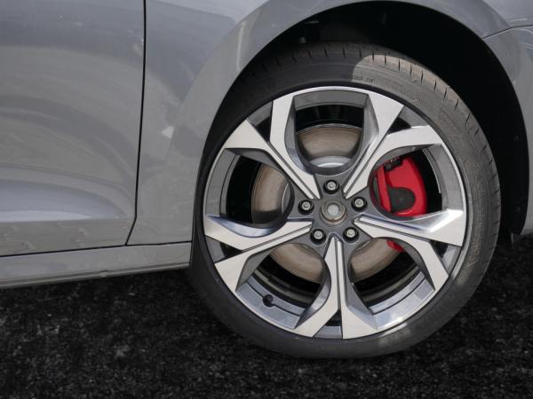 Skoda Octavia Combi 2.0 TSI DSG RS NVI AHK MATRIX *920*