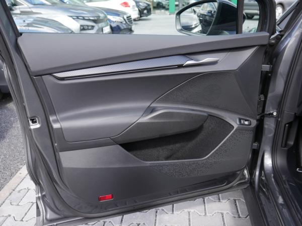 Skoda Elroq 85 Sportline SHZ NAVI AHK ACC MATRIX-LED *1001*