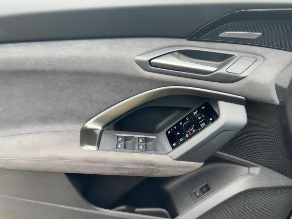 Audi Q5 TDI quattro S tronic S line Pano Standhzg