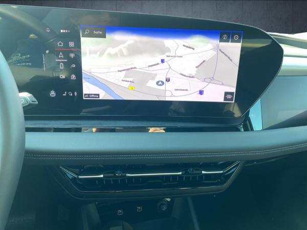 Audi Q6 e-tron Q6 SUV e-tron HUD PANO 20 Matrix AHK 360 ACC