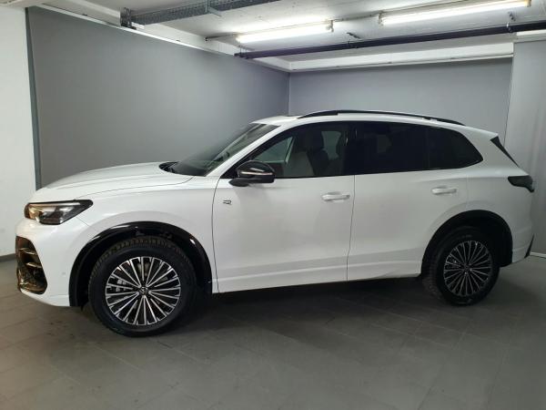 Volkswagen Tiguan R-Line 2.0 l TDI 4M *AHK/KAM/SHZ/Pano* (Ulm)