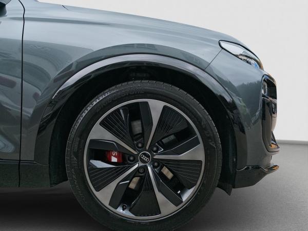 Audi SQ6 e-tron 5JGar LM21 #black MMI&Tech pro S-Sitz Pano B&O