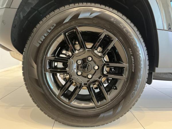 Land Rover Defender D200 S AHK, PANO & BLACK PACK