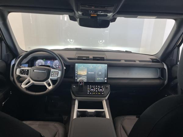 Land Rover Defender D200 S AHK, PANO & BLACK PACK