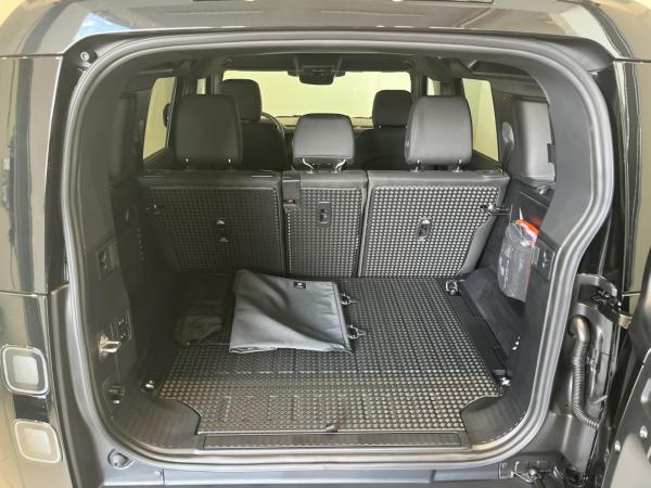 Land Rover Defender D200 S AHK, PANO & BLACK PACK