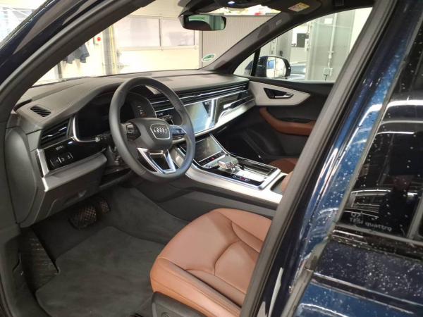 Audi Q7 SUV S line business TFSI quattro 250 kW tiptronic