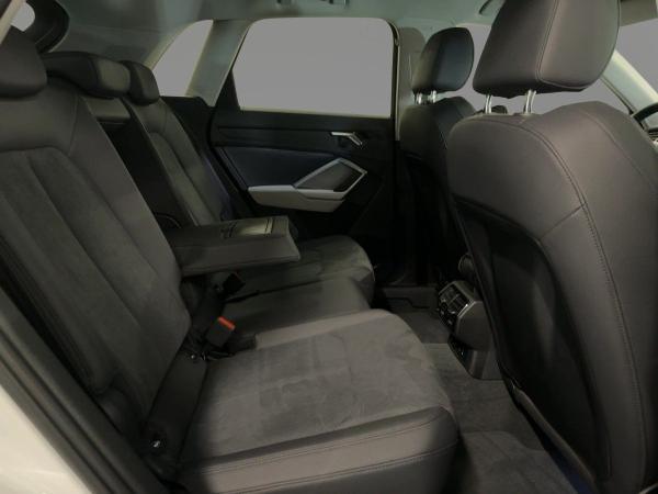 Audi Q3 advanced 35 TFSI S tr. AHK LED NAVI PDC