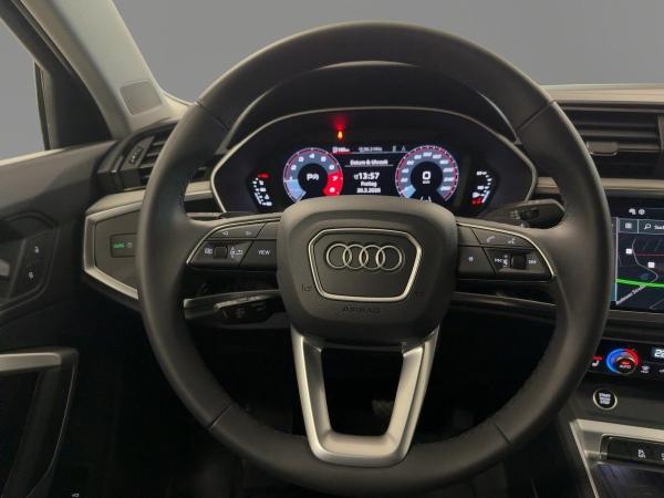 Audi Q3 advanced 35 TFSI S tr. AHK LED NAVI PDC