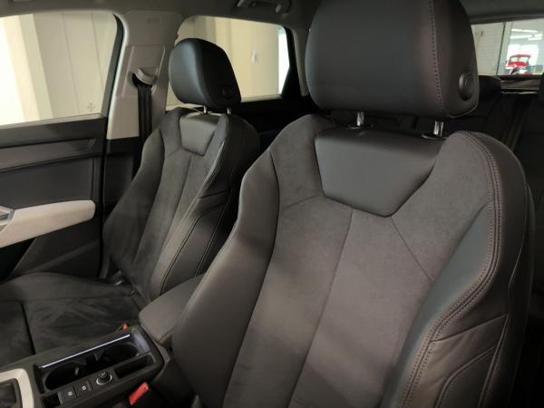 Audi Q3 advanced 35 TFSI S tr. AHK LED NAVI PDC