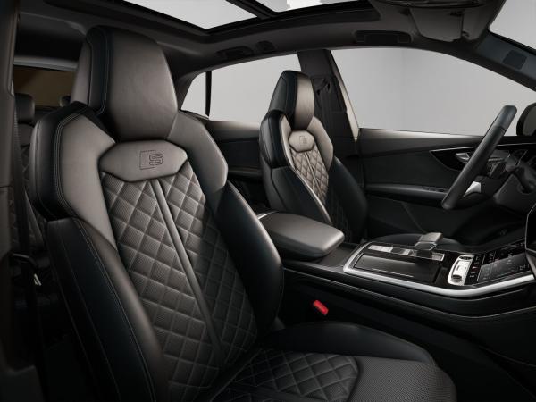 Audi Q8 SUV TFSI e qu. AHK HuD Pano B&O Matrix