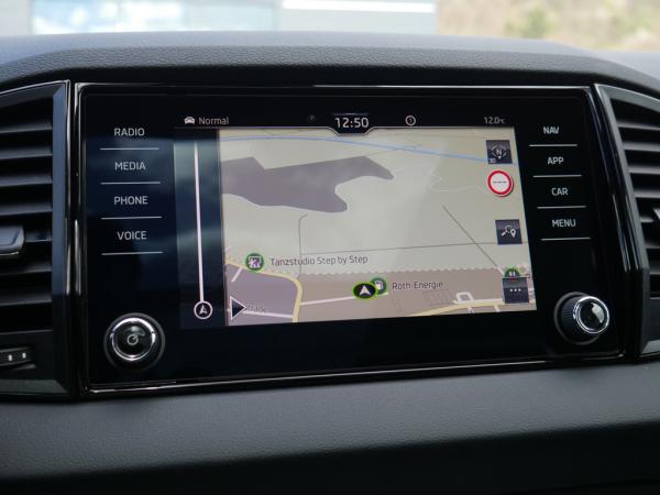 Skoda Karoq 1.5 TSI DSG Sportline AHK PANO  MATRIX *853*