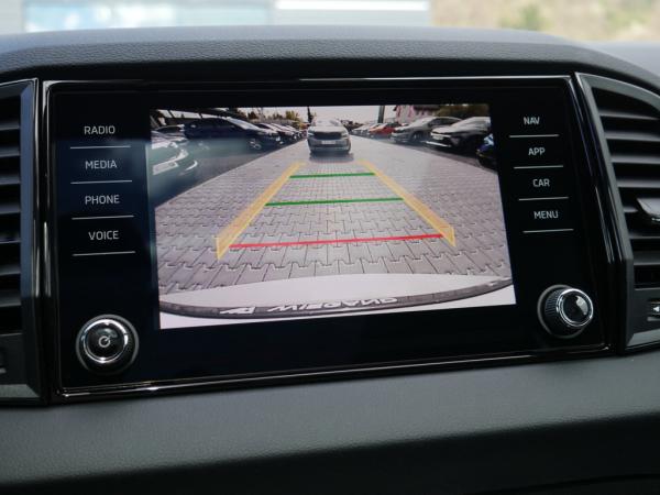 Skoda Karoq 1.5 TSI DSG Sportline AHK PANO  MATRIX *853*