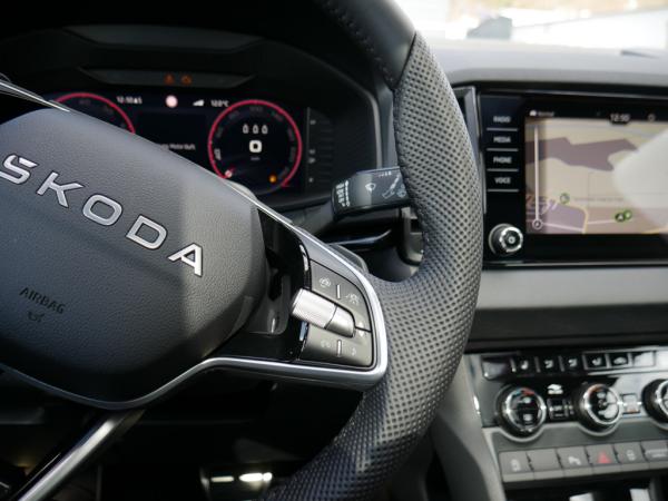 Skoda Karoq 1.5 TSI DSG Sportline AHK PANO  MATRIX *853*