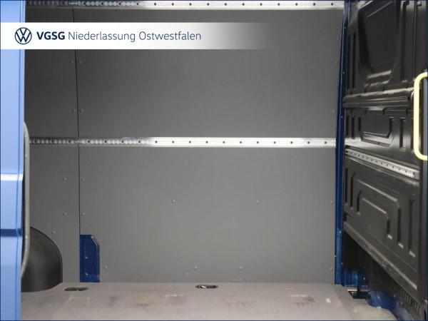 Volkswagen Crafter Kasten Mittel AHK Rear View PDC NAVI Euro6