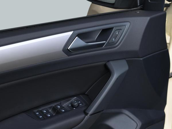 Volkswagen Touran 2.0TDI +TAXI+7-SITZER+4SEASON+3,99