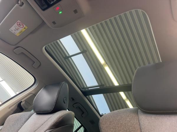 Skoda Octavia COMBI 2.0 TDI SELEKTION DSG AHK PANORAMA