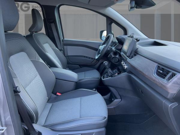 Renault Grand Kangoo 1.3 TCe 130 Techno 7. Sitzplätze
