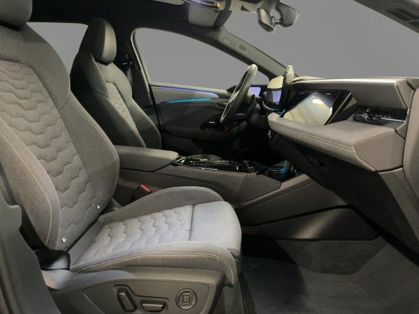 Audi A6 e-tron A6 Avant e-tron edition one blue performance HUD